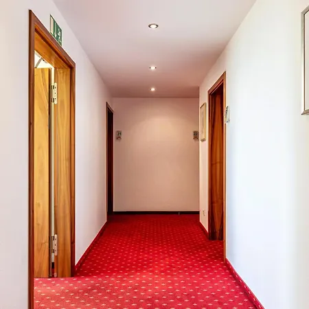 Konukevi Gaestehaus Guehring 3*