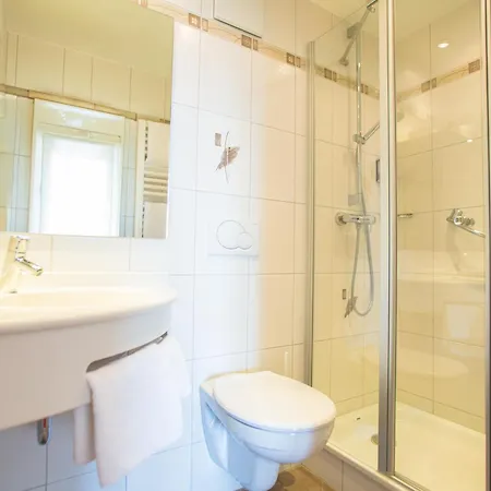 Konukevi Gaestehaus Guehring 3*